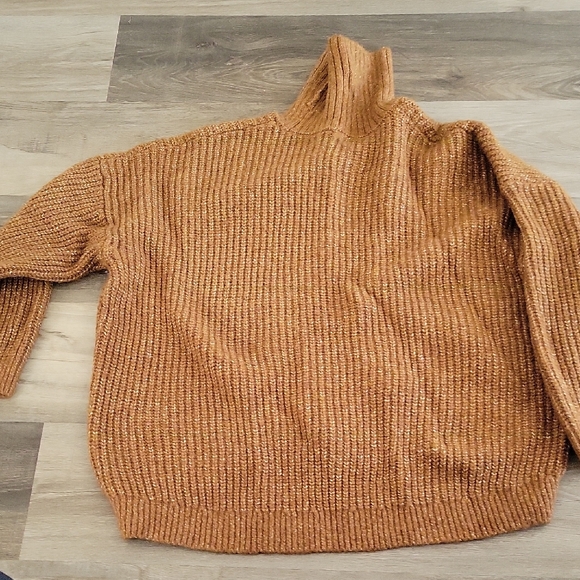 Old Navy Tan Turtleneck Sweater Ribbed Knit - Picture 1 of 2